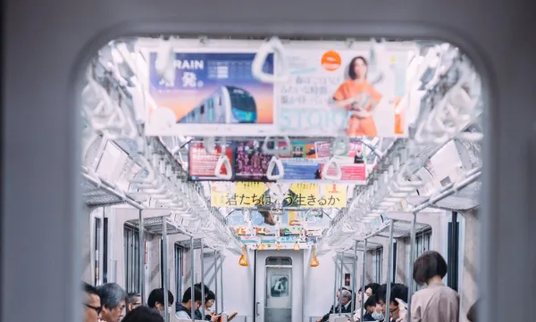 交通広告の種類「電車広告」の写真