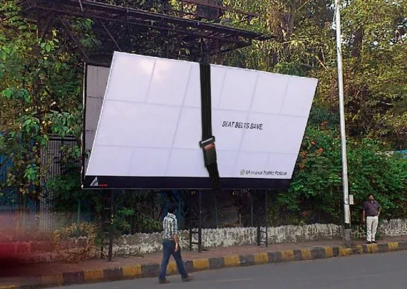 インドの道路広告