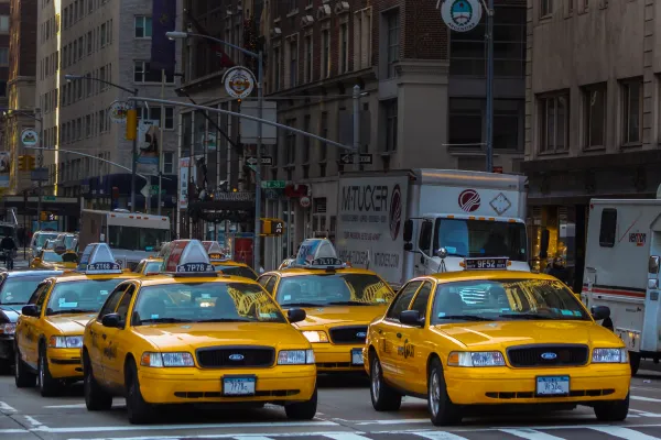 港区の経営者にアプローチできるタクシー広告とは？
