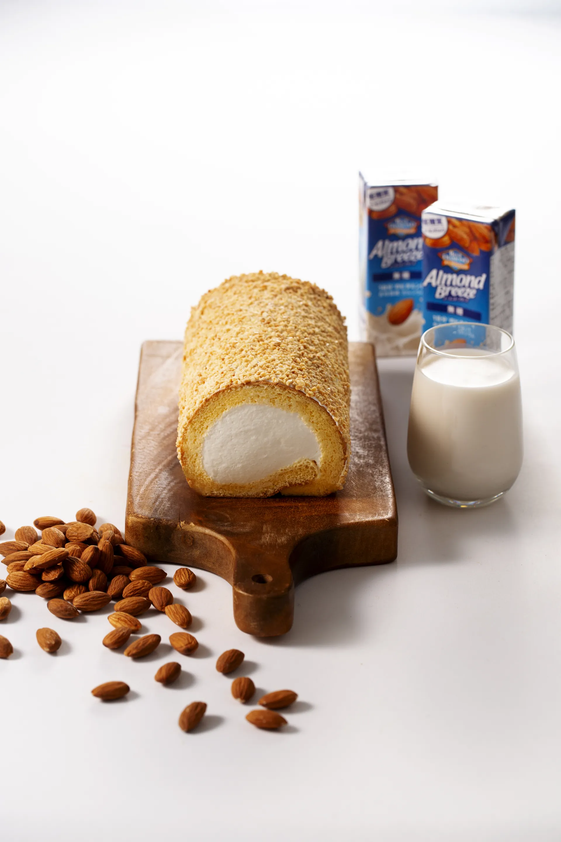 「ティスリーモンシェール様」×「アーモンド・ブリーズ」コラボ画像