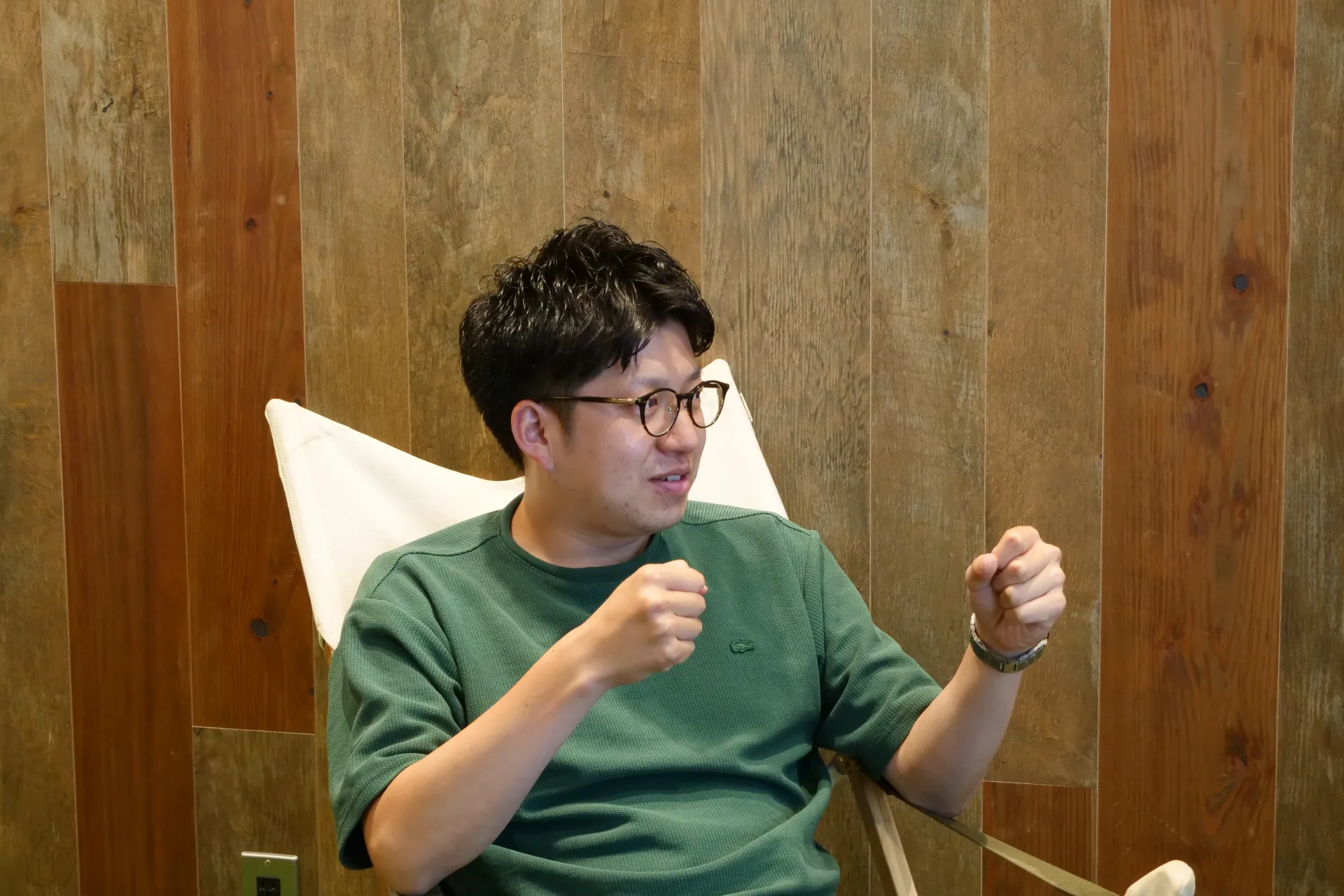 事例② 動画配信アプリの事例についてお話しするインタビュイー画像