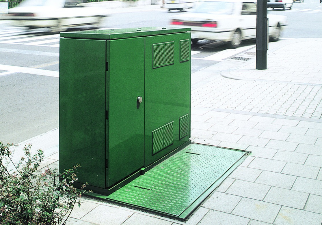 「路上変圧器」画像