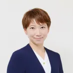 らくらくコミュニティMEDIA GUIDE/シニアマーケティングDX 執行役員 久住 安里