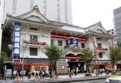 【富裕層・シニア】伝統ある「歌舞伎座」で広告掲出!「KABUKIアドボード」