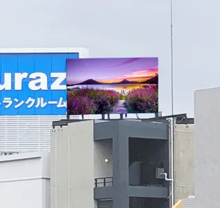 都心の自家用車所有の富裕層に特化、屋外広告（OOH）「渋谷・幡ヶ谷ビジョン」の媒体資料