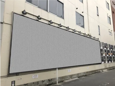 【原宿とんちゃん通りの横長（12メートル）ビッグボード】Tビルワイド壁面広告